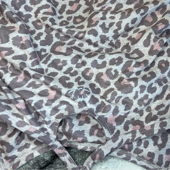 Beyond Yoga Beyond The Bump Spacedye Leopard Slim Racerback Maternity Tank Top - Picture 6 of 8